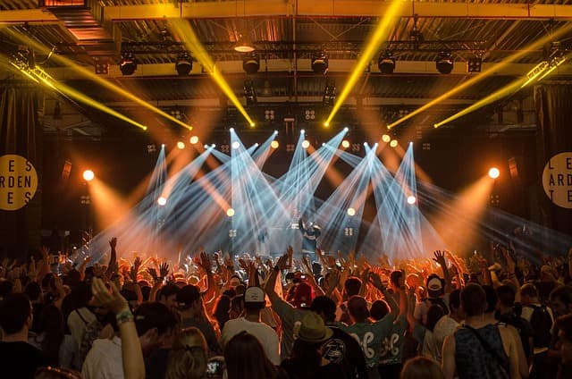 Cómo organizar el festival de música perfecto
